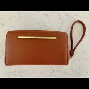 Steve Madden wristlet